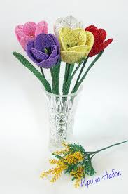 Tulips From Beads Beaded Flowers Garden Flowers Etsy In 2020 Beaded Flowers Patterns Beaded Flowers Beadwork Patterns