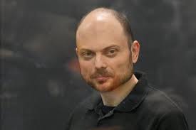 Cameron entschuldigt sich: Premier nimmt Äußerung "schnurrende Queen"  zurück