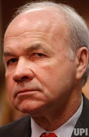 Photo: Ken Lay maintains fifth amendment rights before Congress