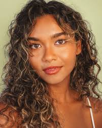 Hi all! I'm looking for a temporary sublet until 11/7. Move in date  flexible, any day 10/13 onward can work for me! I'm a 31 y/o woman, work a  regular 9-5 schedule