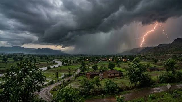 Jharkhand Weather: रांची समेत 16 जिलों में गरज-चमक के साथ बारिश का अलर्ट,  60KMPH की रफ्तार से चलेगी हवा - jharkhand weather update strom rain orange  alert issued imd forecast