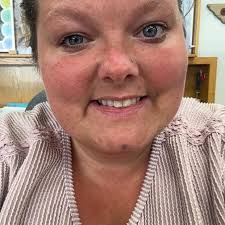 I'm interested in going to bingo tonight at the senior center, but I've  never been. I know it's open to the public. Is there a good turn out? Is it  worth it?