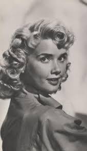 Vivi Janiss's Instagram, Twitter & Facebook