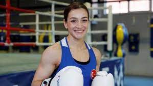 She won several times titles at youth championships. Milli Boksor Busenaz Surmeneli Fransa Da Altin Madalya Kazandi Fotomac