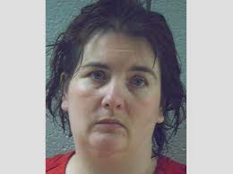 Alicia Cromer's Instagram, Twitter & Facebook