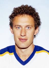 Player photos for the 1976-77 Notre Dame at hockeydb.com