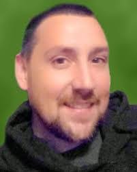 Lee Locke's Instagram, Twitter & Facebook