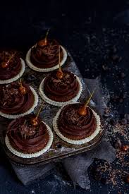 Cupcakes Au Chocolat Et Autres Considerations Photographiques Avec Images Cupcakes Cupcake Chocolat Chocolat