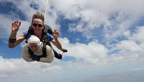 102 Year Old Great Granny Becomes Oldest Skydiver Tone99 France 24 Olds Year Old