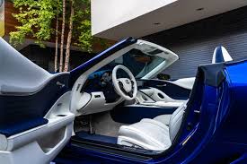 Lihat promo dan simulasi kredit untuk bulan maret, dan lihat apa saja perbedaan mobil ini dari varian lainnya. Lexus Lc 500 Convertible Regatta Edition Hadir Untuk Pasar Eropa