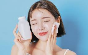 Không trang điểm nhưng vẫn dùng tẩy trang hàng ngày, nhiều chị em rơi vào  tình trạng dở khóc dở cười