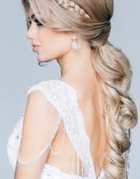 This look is perfectly finished with bangs that go to the side. 20 Most Elegant And Beautiful Wedding Hairstyles Elegantweddinginvites Com Blog