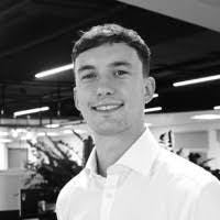 Sandy Llewellyn's Instagram, Twitter & Facebook