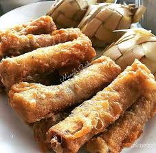You Can T Leave Cebu Without Trying These All Time Favorite Fried Crunchylicious Spring Roll Ngohiong Don T Forget The Sauc Pork And Beef Recipe Food Recipes