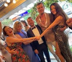 Maybe you would like to learn more about one of these? Kivanc Tatlitug Ve Basak Dizer Direktor Uluc Bayraktar In Dugunune Katildi Blog Gazetesi Son Dakika Haberleri Guncel Haberler