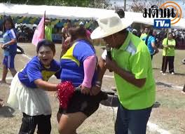 กีฬาแนดนั่งเป็นการเล่นพื้นบ้านของเด็กๆ และหนุ่มสาวชาวเหนือสมัยเก่า เล่นกันมากในแถบจังหวัดแพร่ ลำปาง และเชียงราย ไม่. à¸Šà¸¡à¸ à¸™ à¸„à¸¥ à¸› à¸ à¸¬à¸²à¸ž à¸™à¸š à¸²à¸™ à¹à¸¢ à¸¥à¸‡à¸£ à¸ªà¸™ à¸à¸¡ à¸™à¸®à¸² à¹„à¸œ à¸§à¸‡à¹€à¸à¸¡à¸ª à¸„à¸£ à¸‡à¸— 11