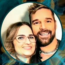 A True Canadian Moment: This Quebecer's Bold Display of Pride going to a  hockey game with this Canadian flag 🇨🇦❤️ Spotted downtown MTL❤️🇨🇦  #montréal #montreal