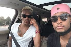 Somizi buyani mhlongo motaung (23 aralık 1972 doğumlu), güney afrikalı bir aktör, medya kişiliği ve koreograf. Somizi Dismisses Break Up Rumours With One Video