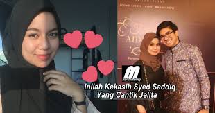 | sekalipun usaha untuk mengasaskan parti politik khusus untuk golongan muda menerima maklum balas negatif daripada tun dr mahathir mohamad. Inilah Wajah Kekasih Syed Saddiq Yang Comel Tersebar Lihat Reaksi Syed Saddiq Berita Memey
