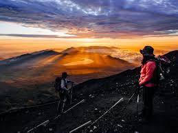 2 Day Climbing Trip To Mount Fuji 2 Day Trip Jmga Leader