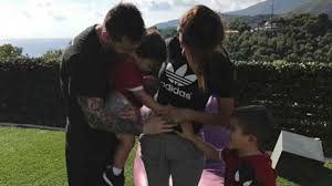 El domingo fue el día del padre en la argentina. Messi S Wife Gives Birth To Third Son