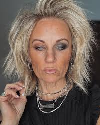 BROWN Smokey eye? BLACK Smokey eye?? . Which team are you