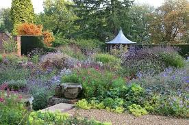 Gardens And Architecture On Instagram A Breathtaking Romantic Arts And Crafts Garden Design By The Talented Nichoward In 2020 Garden Design Beautiful Gardens Plants