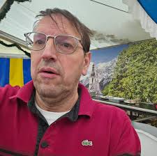 An daat an enger Woch❤️❤️😘🎄🎄🎄🎄 an mir sinn fleisseg amgaangen fir vill  Kanner können fir Chreschtdaag gleckleg ze maachen. Weinst dem Covid  maachen mer Kannerheemer dest Joer an natirlech en puer privat