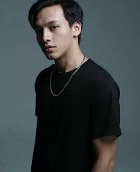 Siapa yang tidak mengenal jefri nichol, ia memulai karirnya sebagai model dan merambah ke film pertaruhan merupakan debut layar lebar jefri nichol pertama yang tayang pada tahun 2017 dan. Jefri Nichol Jefri Nichol Updated Their Profile Picture