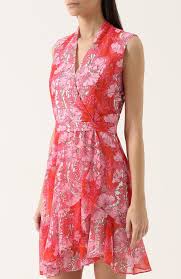 Comes with short puff sleeves and a classic sweetheart collar. Carven Be Concept Store