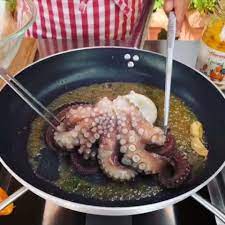 Check spelling or type a new query. Ricette Come Arricciare Il Polpo In Padella E Cucinarlo In Modo Perfetto