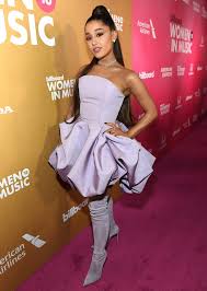 Ariana grande birthday cake made by mariposa's sweets. Ariana Grande Celebrates Her 26th Birthday With Loved Ones And Cake People Com