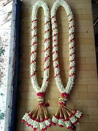 Pin By S P Prakash On Raghu Flower Garland Wedding Garland Wedding Decor Indian Wedding Garland