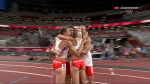 Polska sztafeta 4 x 400 m kobiet pobiegła w dausze po srebro mistrzostw świata, za plecami zostawiając brytyjki, ustanawiając przy tym rekord kraju. Polska Sztafeta 4x400 Zdobywa Zloto Na Olimpiadzie W Japonii Dojczland Info