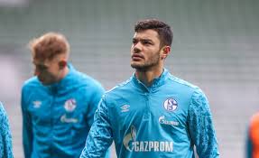 Kabak made 12 appearances for turkey and spent the second half of last season on loan at liverpool, playing 13 games, including four in the champions league. Schalke Akzeptiert Leicester Angebot Ozan Kabak Vor Wechsel Nach England