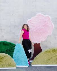 hope everyone had a warm & fuzzy weekend 🌳🩷✨ custom, immersive trees,  flowers and bushes made for a @yogabbagabba photo moment with @appletv at  @thegrovela #CorrieInColor