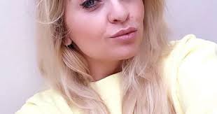 Pornoactrice Bobbi Eden is getuige van bevalling in Bergen op Zoom en  Duncan Laurence als een kind zo blij