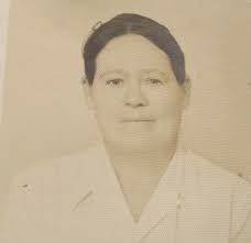 Mi abuela Petra Quintero de León con mi tío Cali 1950- gas