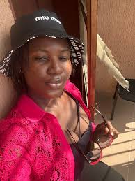 AAAAAAAAAA SALONE 😭😭😭 watin Sierra Leone passport dae do nah PROPHET  ROLEX hand, a Nigerian comedian and content creator 🤣🤣🤣 E better wae den  don change the chief immigration ❤️✓.. This is