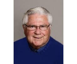 Lynn Mickelson's Instagram, Twitter & Facebook