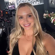 Danielle Kay Pendleton (@itsdaniellekay)