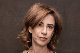 Mariely Santos se casa com André Santis em fazenda luxuosa