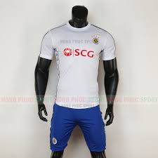 Cần nhấn mạnh đây là điều khá may mắn khi trong suốt trận đấu, cđv hải phòng nhiều lần có những lời lẽ xúc phạm nhắm về phía hà nội fc và bầu hiển. Ao Bong Ä'a Ha Ná»™i San Khach 2020 2021 Mau Tráº¯ng