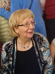 Marie Kelleher, did a wonderful job opening the show last night📚📖👏