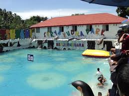 Kolam Ombak Tsunami Yang Sensasional Yang Menjadi Primadona Andalan Surya Yudha Hotel Park Picture Of Surya Yudha Hotel Banjarnegara Tripadvisor