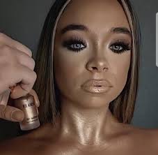 15 people who created disaster with eyeshadow, pencils, foundation and  lipstick