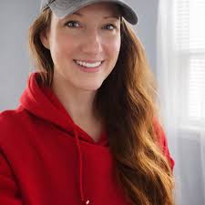 𝐐𝐮𝐨𝐭𝐞 𝐭𝐨 𝐒𝐡𝐚𝐫𝐞 “Many people want the government to protect the  consumer. A much more urgent problem is to protect the consumer from the  government.” -Milton Friedman, American Economist (1912-2006) **Milton  Friedman, (