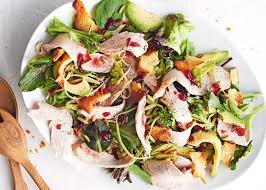 Aceasta salată mexicană cu avocado și fasole roșie se face în maxim 10 minute și este fără pic de efort. Salata De Curcan Avocado Si Rosii