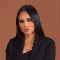 Ester Frias's Instagram, Twitter & Facebook