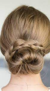 Braided Messy Bun Hair Tutorial Quick And Easy No Heat Hairstyle Tutorials With Beauty Blogger Ashley Broo Easy Hairstyles Hair Tutorial Hair Tutorials Easy